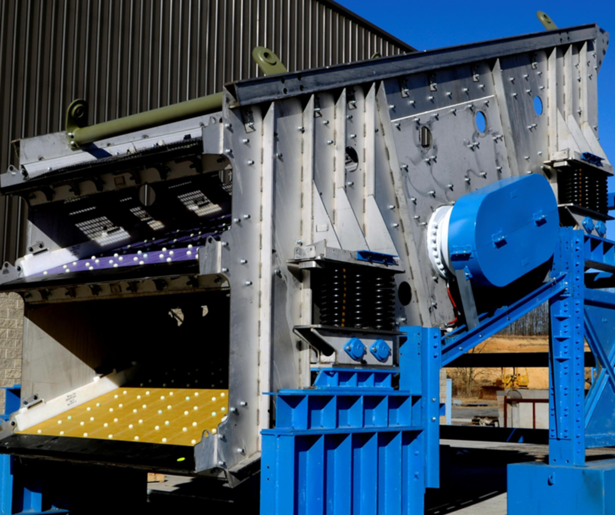 Stainless steel vibrating screen - Bahamas installation