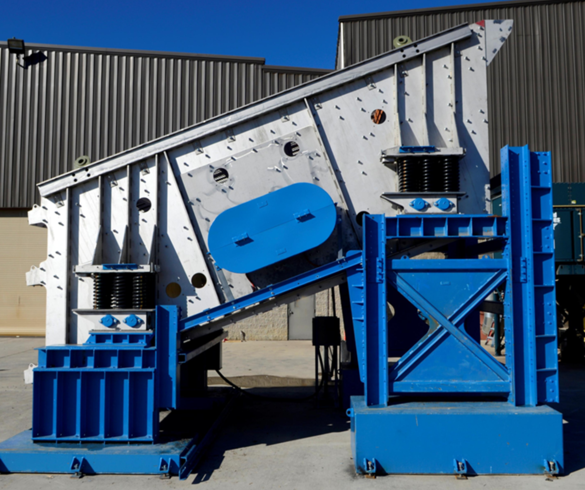 Corrosion-resistant screen for salt water wash-down application